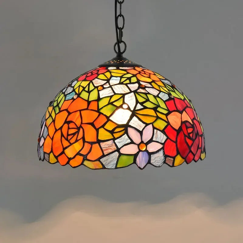 Lampada a sospensione Tiffany in vetro colorato con motivi di farfalle blu