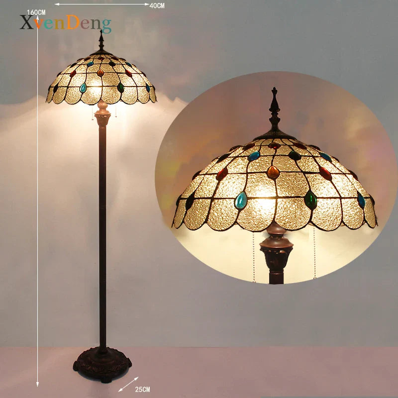 Lampada da terra in vetro colorato stile Tiffany con cabochon