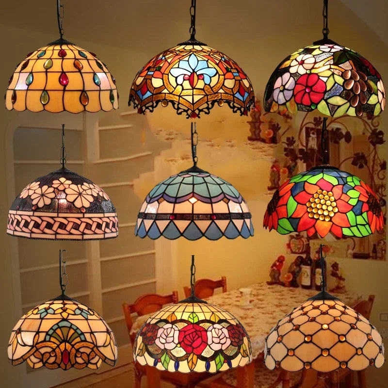 Lampada a sospensione floreale in stile Tiffany multicolore