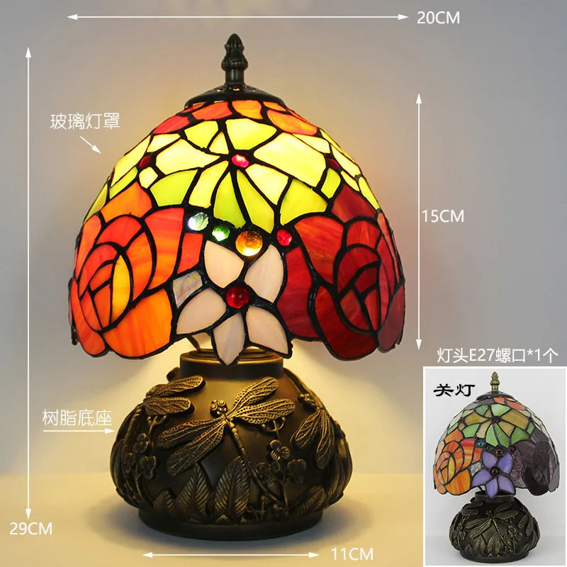 Lampada da tavolo in vetro colorato stile Tiffany con rose e libellule
