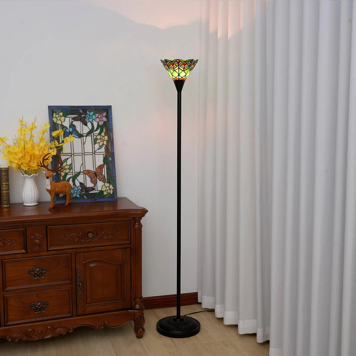 Lampada da terra in vetro colorato multicolore in stile Tiffany