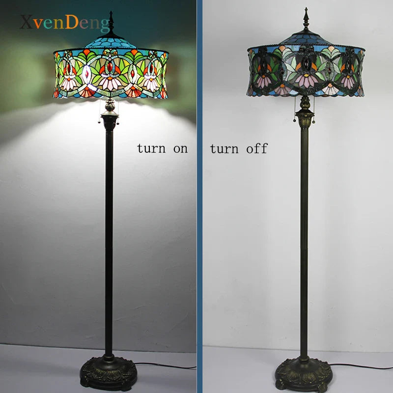 Lampada da terra in stile Tiffany con decorazioni floreali in vetro arancione