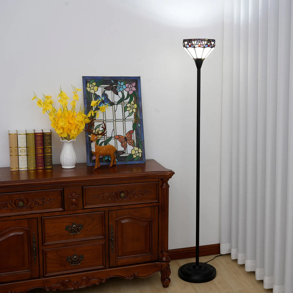 Lampada da terra in stile Tiffany con paralume geometrico in vetro colorato