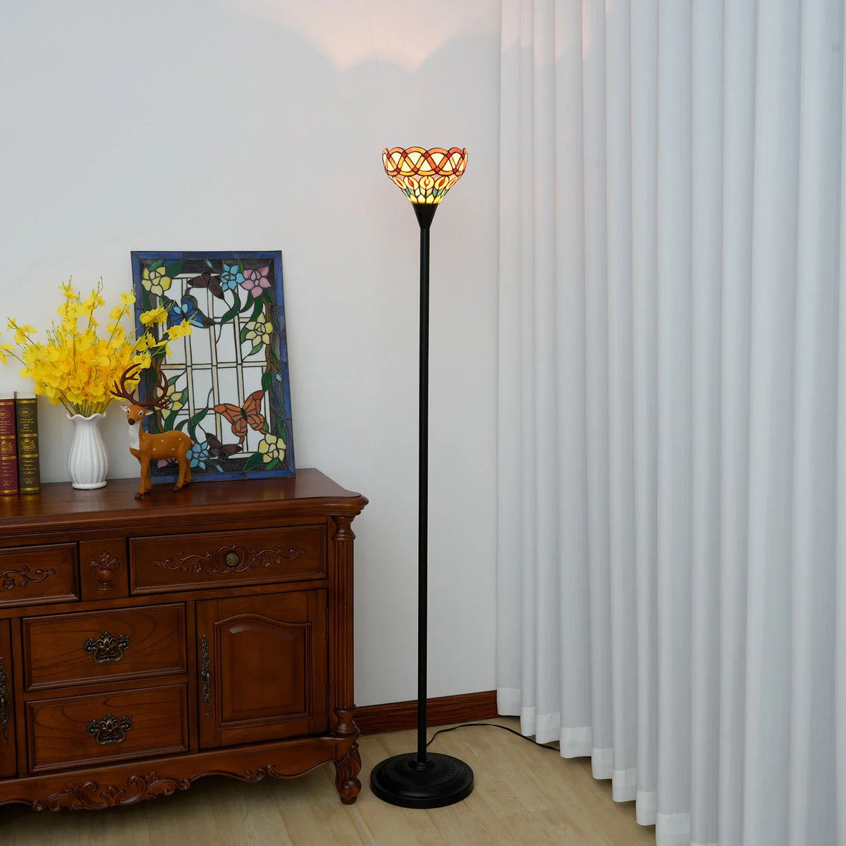 Lampada da terra Tiffany in vetro colorato multicolore